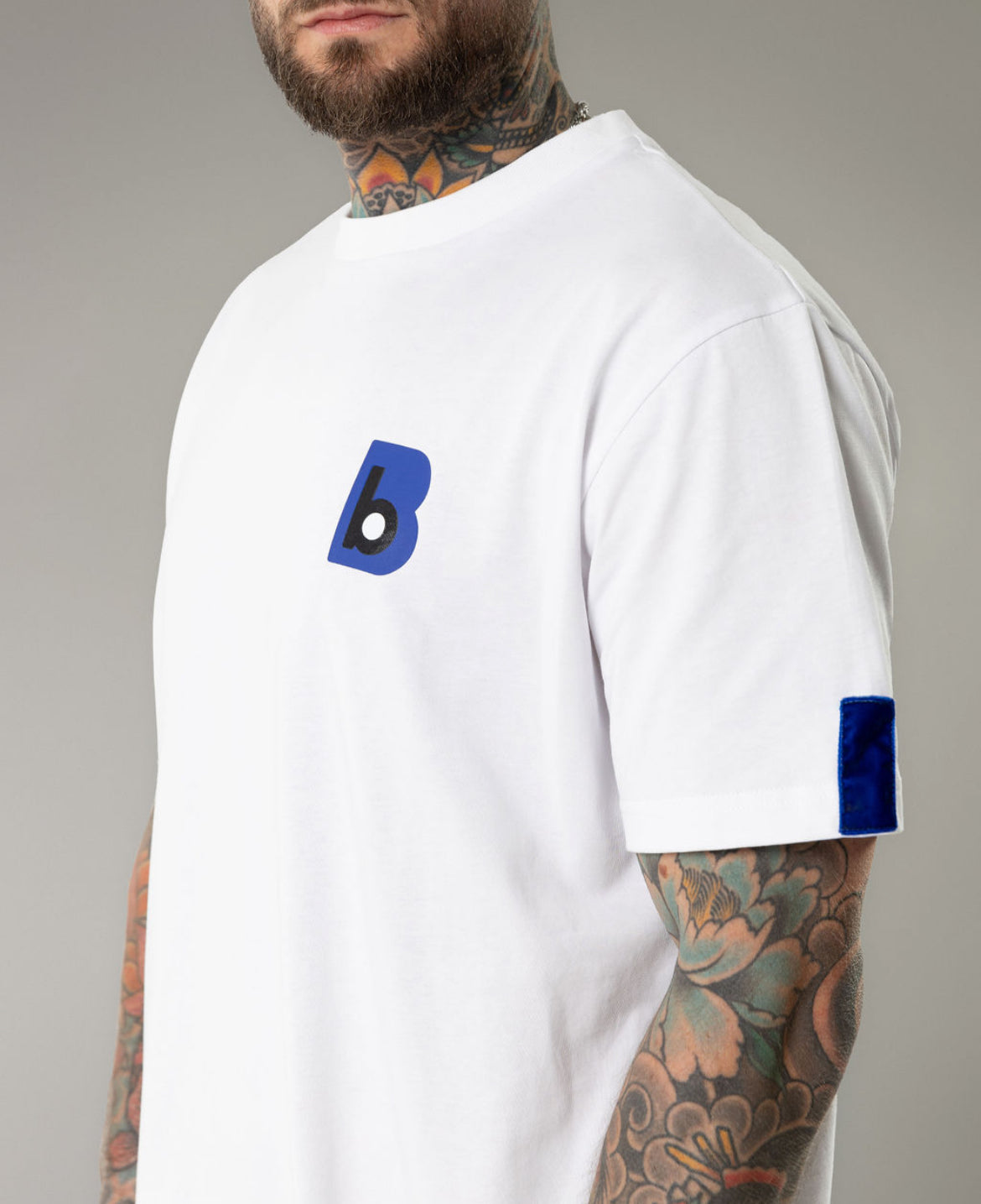 logo tee